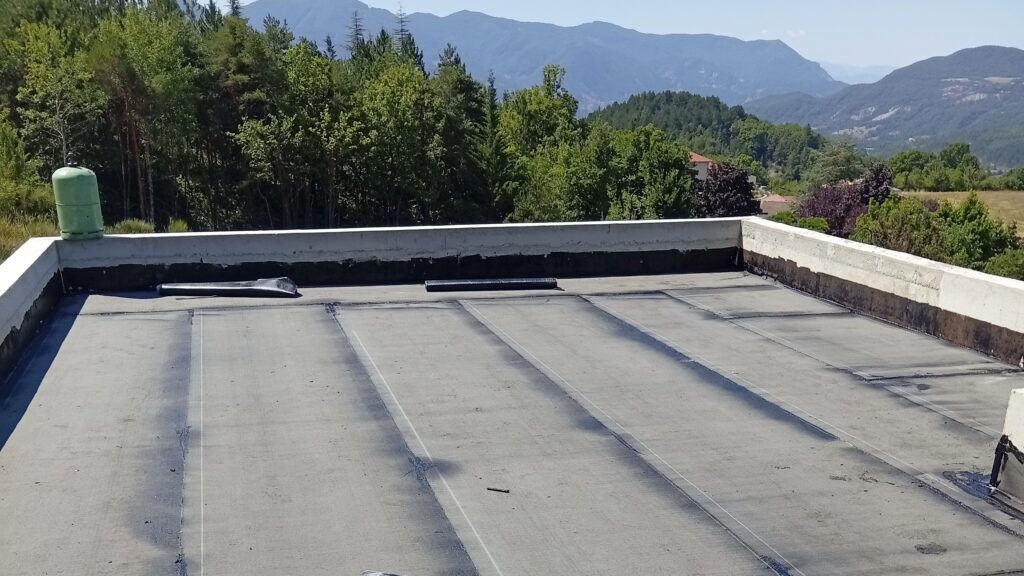 étanchéité de toiture au cœur du département 04 /05
